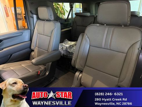 New 2026 Chevrolet Suburban RST w/ RST Capability Package AWD/4WD image 13