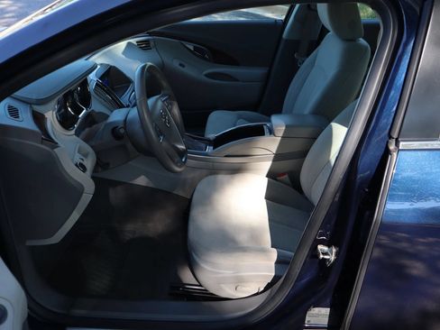 Used 2010 Buick LaCrosse CX FWD image 9