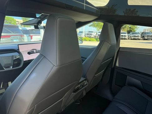 Used 2026 Tesla Cybertruck AWD Crew Cab image 26