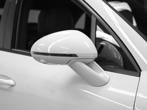 New 2026 Porsche Macan image 14