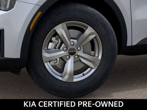 Certified 2026 Kia Sorento LX FWD image 9