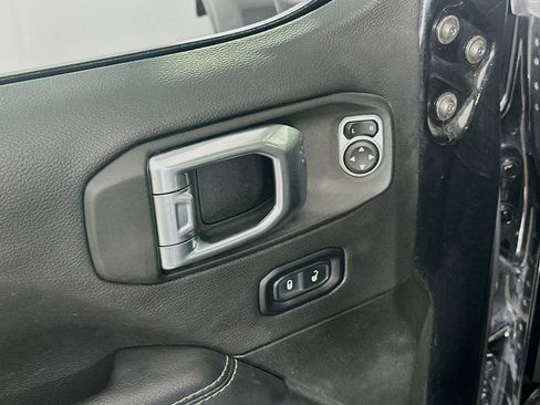 Used 2022 Jeep Wrangler Sahara w/ Cold Weather Group image 15