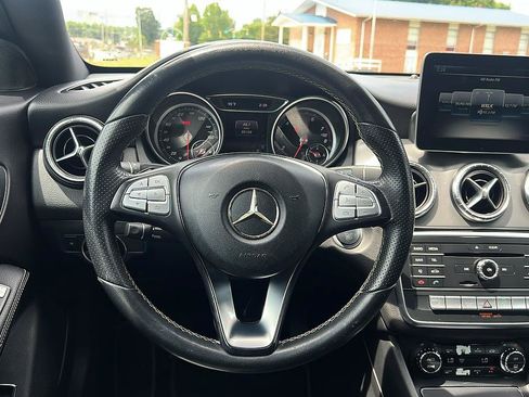 Used 2018 Mercedes-Benz CLA 250 image 13