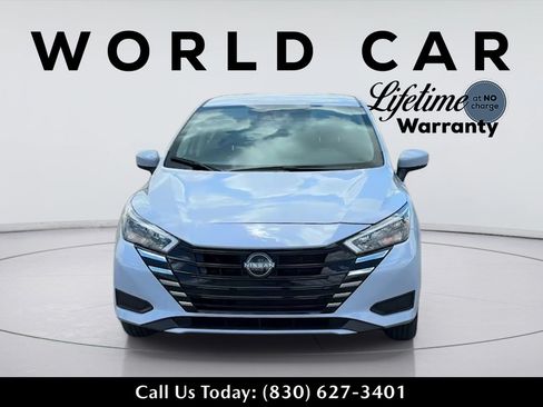 Used 2025 Nissan Versa SV FWD image 2