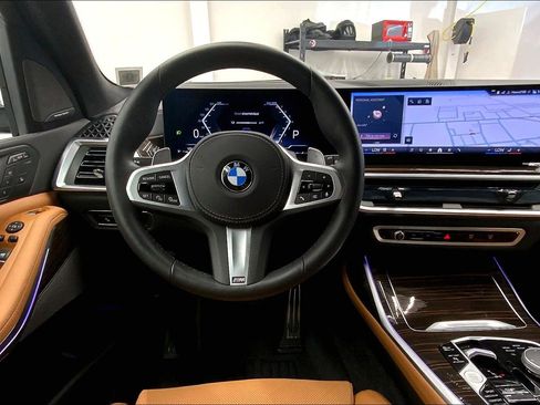 Certified 2026 BMW X7 xDrive40i w/ M Sport Package AWD/4WD image 11
