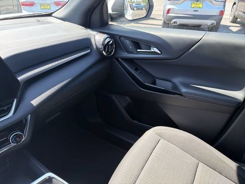 Used 2025 Chevrolet Equinox LT FWD image 29