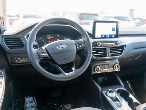 Used 2022 Ford Escape SE w/ Cold Weather Package AWD/4WD image 13