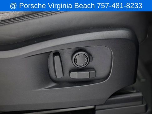 Used 2023 Land Rover Defender 90 S image 27