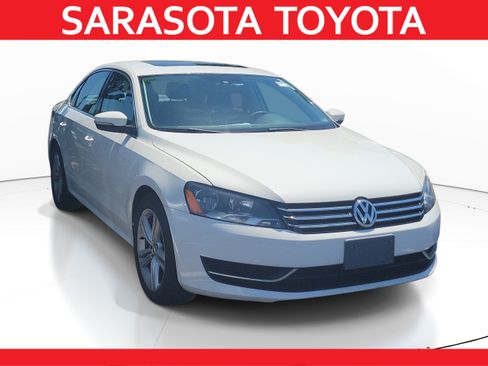 Used 2014 Volkswagen Passat 1.8T SE FWD image 1