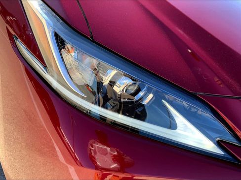 Used 2024 Lexus ES 250 w/ Premium Package image 51