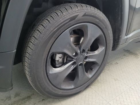 Used 2018 Jeep Compass Latitude w/ Popular Equipment Group AWD/4WD image 31