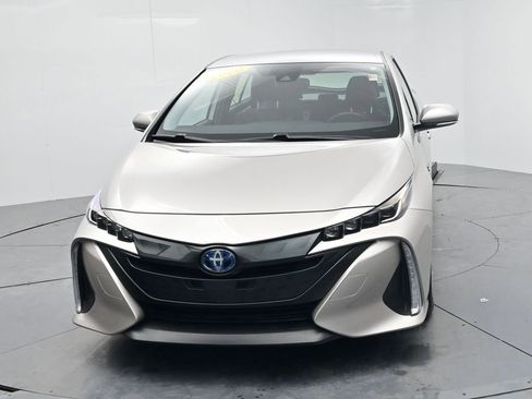 Used 2020 Toyota Prius Prime XLE image 3