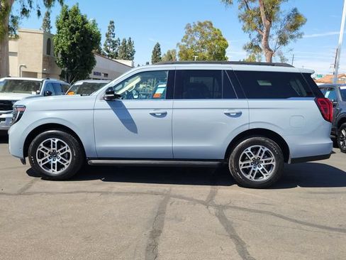 Used 2025 Ford Expedition Active AWD/4WD image 30