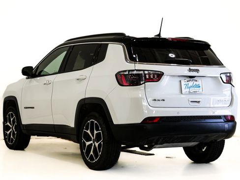 Used 2025 Jeep Compass Limited AWD/4WD image 7