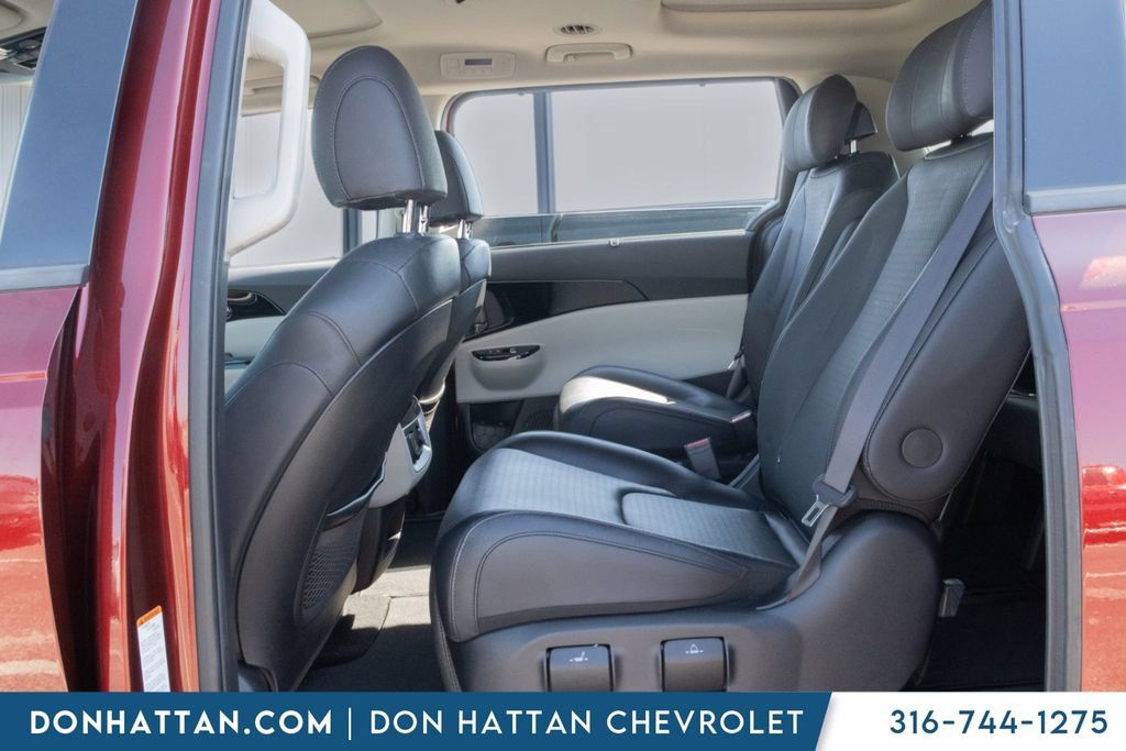 Used 2024 Kia Carnival SX Prestige FWD image 21