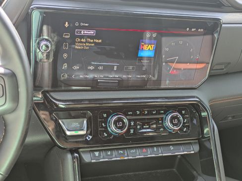 Used 2024 GMC Sierra 2500 AT4 w/ AT4 Premium Plus Package AWD/4WD image 19