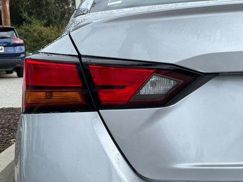 Used 2024 Nissan Altima 2.5 SV image 26