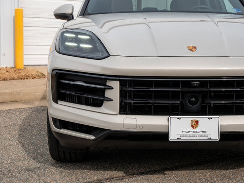 Certified 2024 Porsche Cayenne S w/ Premium Package Plus (PP1) image 11