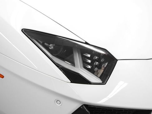 Used 2014 Lamborghini Aventador LP 700-4 image 6