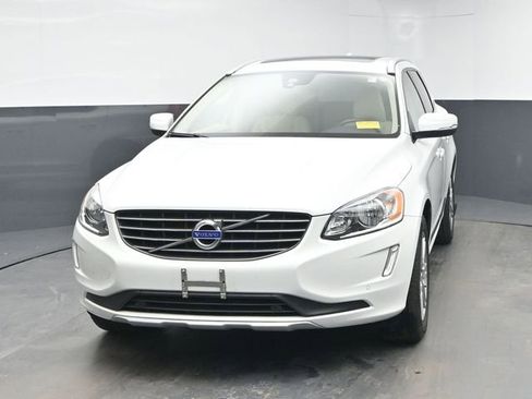 Used 2016 Volvo XC60 T6 w/ Proximity Package image 3