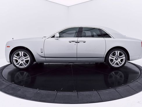 Used 2015 Rolls-Royce Ghost RWD image 15