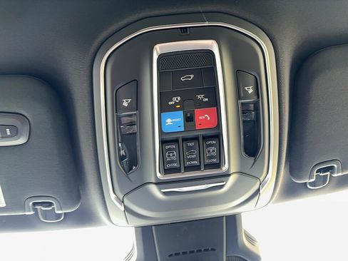 New 2026 Jeep Cherokee Limited AWD/4WD image 32