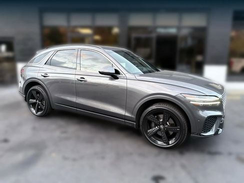 Used 2022 Genesis GV70 3.5T Sport w/ Sport Prestige Package image 7