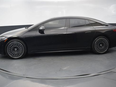Used 2022 Mercedes-Benz EQS 580 4MATIC Sedan image 2