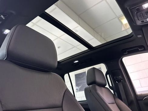Used 2023 Chevrolet Suburban LT AWD/4WD image 21
