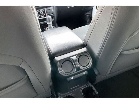 Used 2019 Jeep Wrangler Unlimited Sport AWD/4WD image 32
