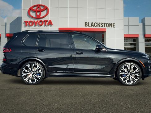 Used 2023 BMW X7 M60i w/ Executive Package image 2