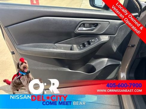 Used 2025 Nissan Rogue SV FWD image 15