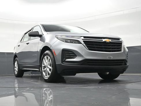 Used 2024 Chevrolet Equinox LS FWD image 29
