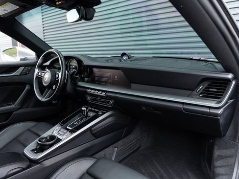 Used 2024 Porsche 911 Carrera 4 w/ Sport Package image 33