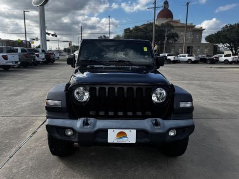 Used 2020 Jeep Wrangler Sport AWD/4WD image 3