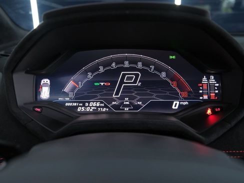 Used 2024 Lamborghini Huracan STO RWD image 35