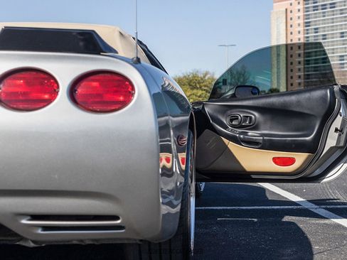 Used 1999 Chevrolet Corvette Convertible w/ Memory Pkg image 42