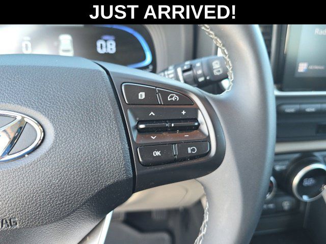 Certified 2025 Hyundai Venue SEL FWD image 12