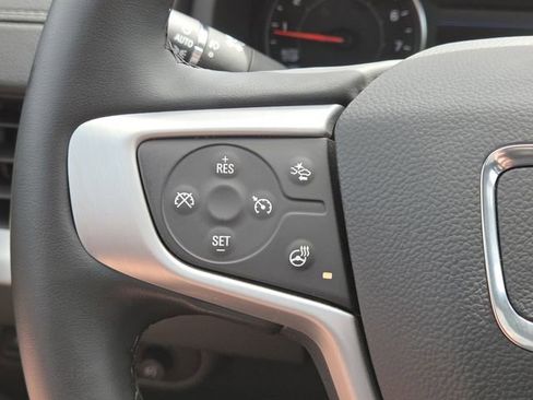 Used 2023 GMC Terrain SLT w/ Tech Package FWD image 13