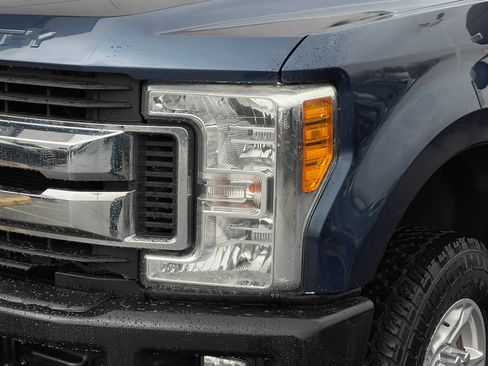 Used 2017 Ford F250 XLT w/ XLT Value Package AWD/4WD image 28