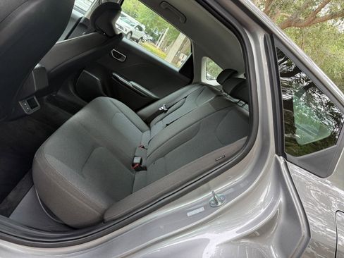Used 2025 Kia K4 FWD image 24