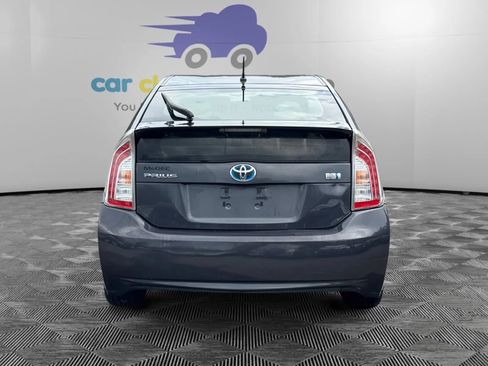 Used 2014 Toyota Prius Two FWD image 4