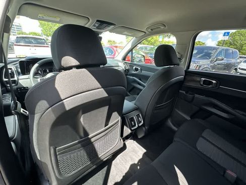Certified 2023 Kia Sorento LX FWD image 16