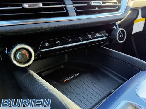 New 2026 Chevrolet Equinox EV LT image 17