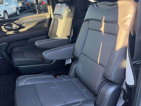 Used 2023 GMC Yukon XL Denali w/ Denali Reserve Package AWD/4WD image 12