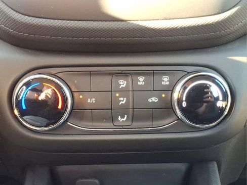 Used 2023 Chevrolet TrailBlazer LS FWD image 19