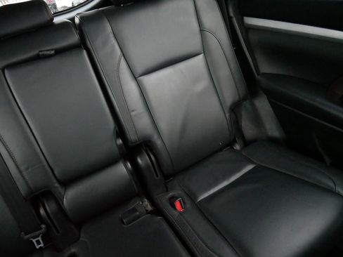 Used 2018 Toyota Highlander XLE image 14