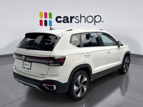 Used 2025 Volkswagen Taos SE image 5