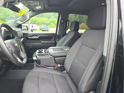 Used 2024 Chevrolet Silverado 1500 LT AWD/4WD image 16