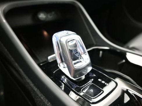 Used 2023 Volvo XC40 B5 Plus w/ Driver Assist Package image 12